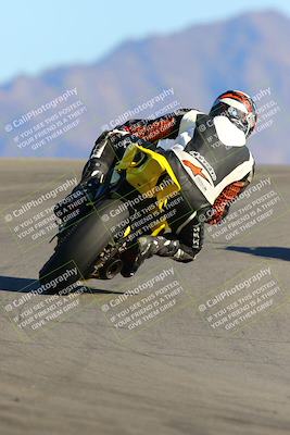 media/Jan-09-2022-SoCal Trackdays (Sun) [[2b1fec8404]]/Turn 12 Backside (130pm)/